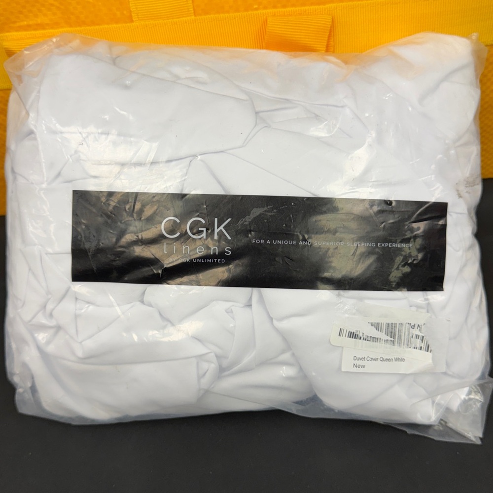 CGK Linens by CGK Unlimited Ultra Soft Microfiber Crisp White Duvet Cover QUEEN